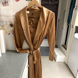 ❌❌SOLD❌❌Tommy Bahama Silk Robe and Lounging Set